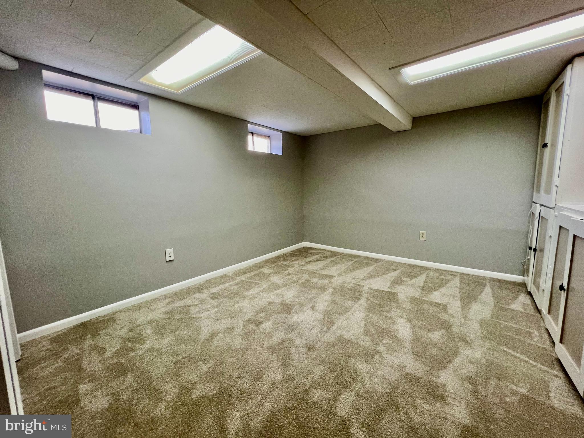 CRESTWOOD - Residential Lease