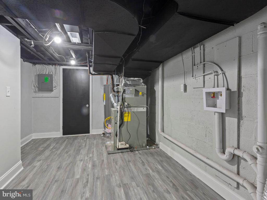 RAMBLEWOOD - Residential