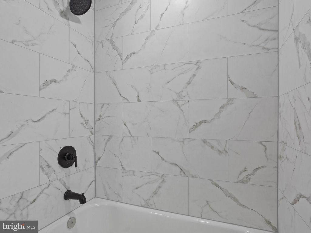 RAMBLEWOOD - Residential