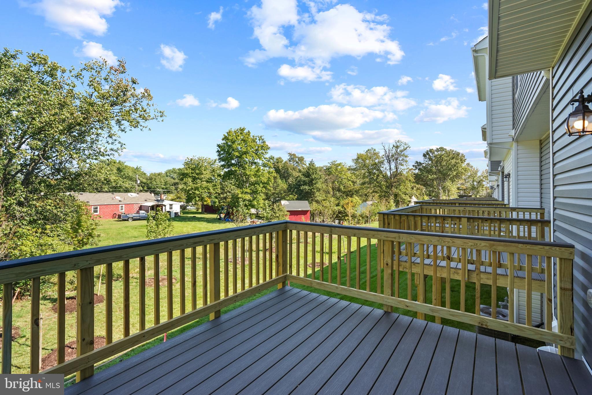 WOODYARD - Residential