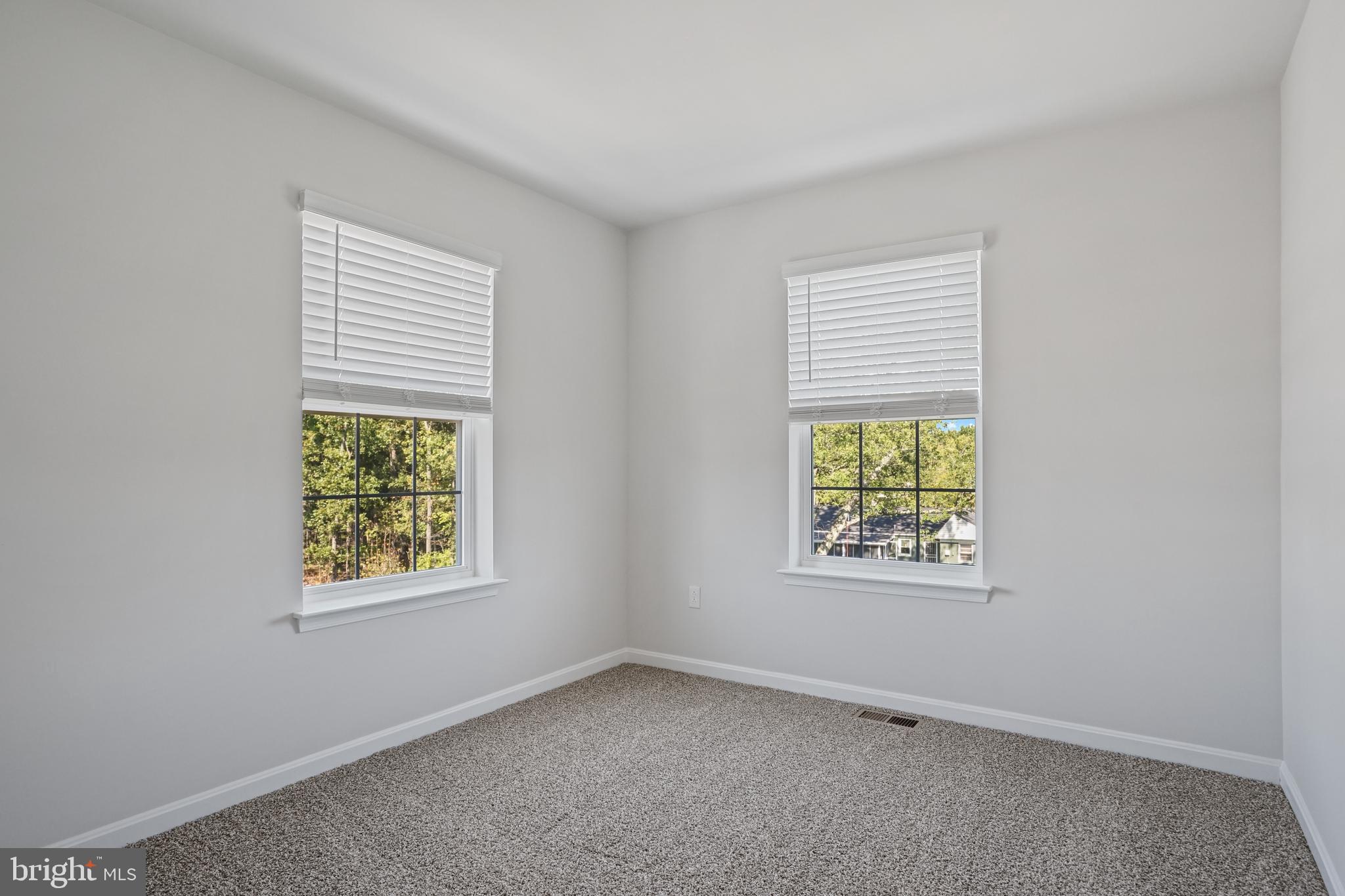 WOODYARD - Residential