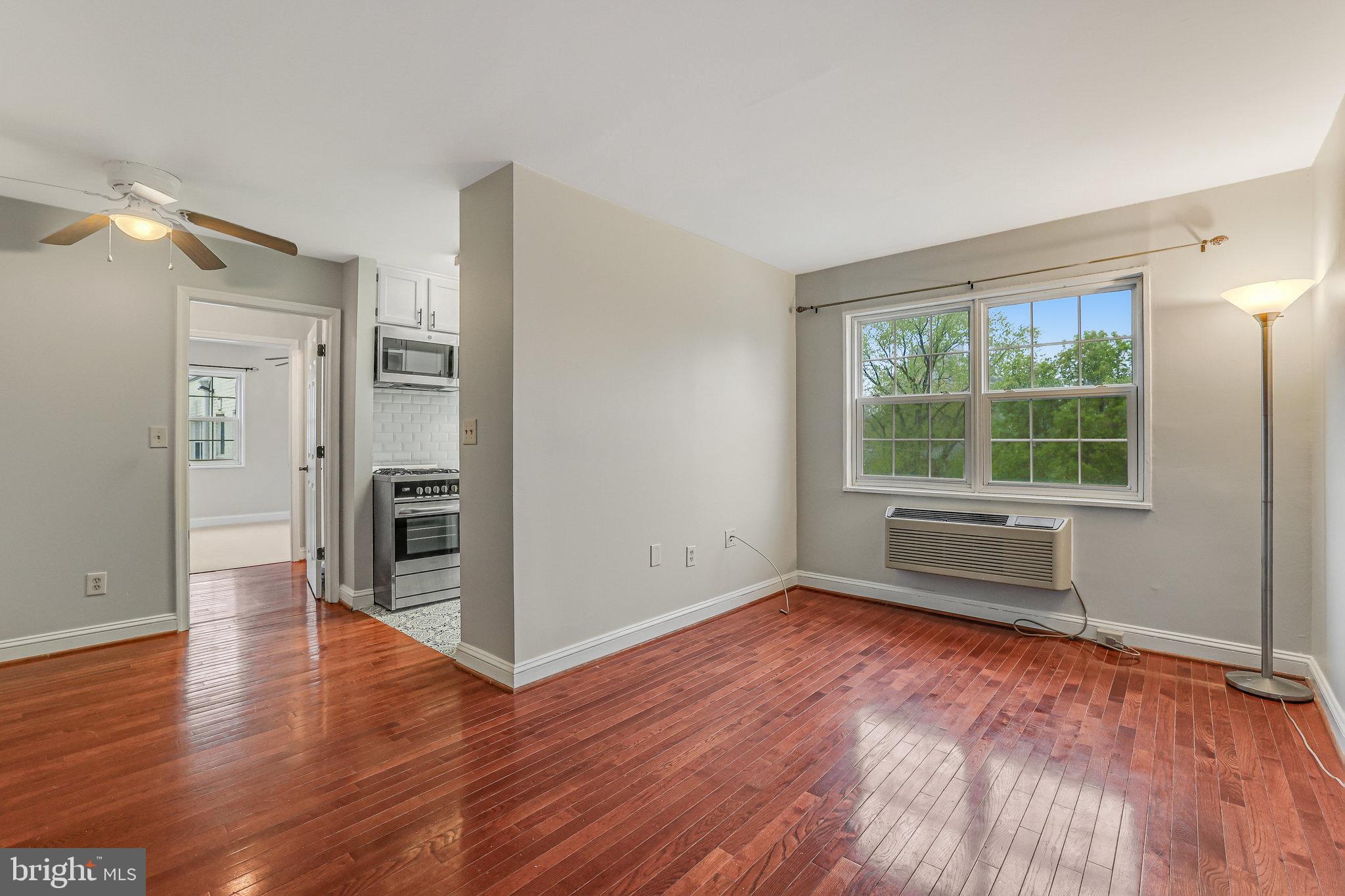 2239 FARRINGTON AVENUE 05-304
