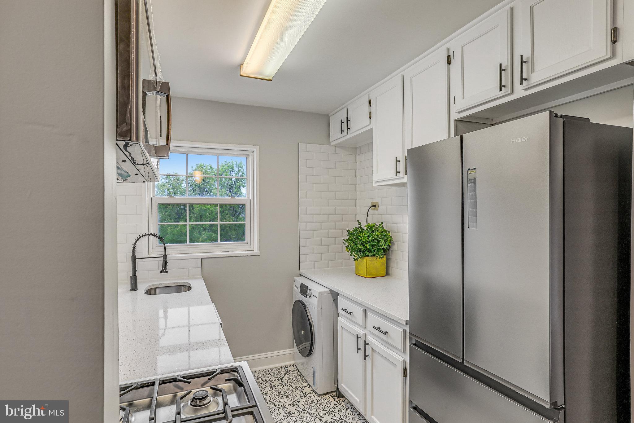 2239 FARRINGTON AVENUE 05-304
