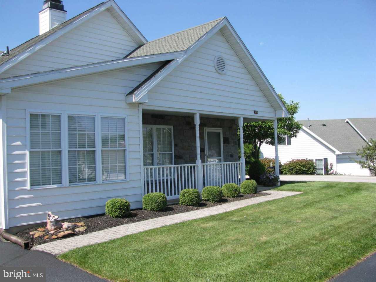 VILLAS ON THE LAKE CONDOS - Residential