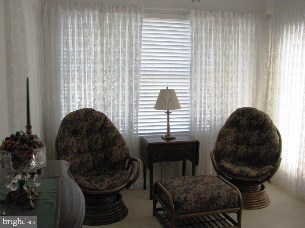 VILLAS ON THE LAKE CONDOS - Residential