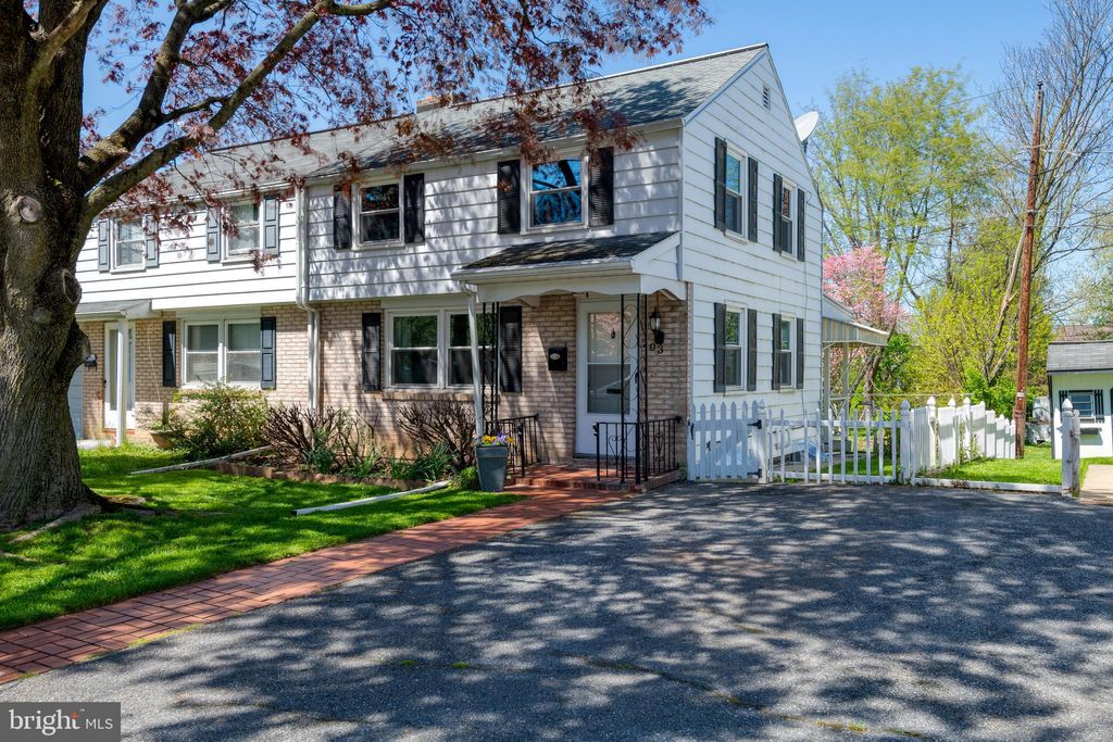 Photo of 203 Elizabeth Drive, Lancaster, PA 17601 (MLS # PALA2049288)