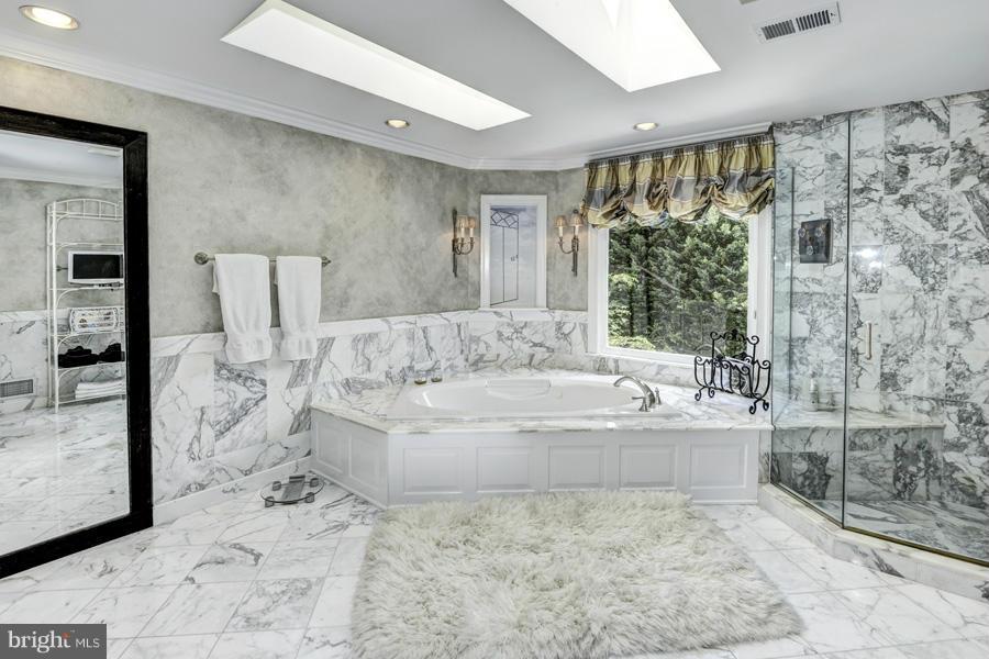 FOX HILLS - Residential