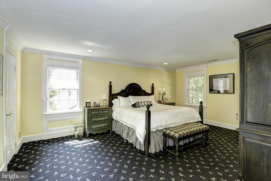 FOX HILLS - Residential