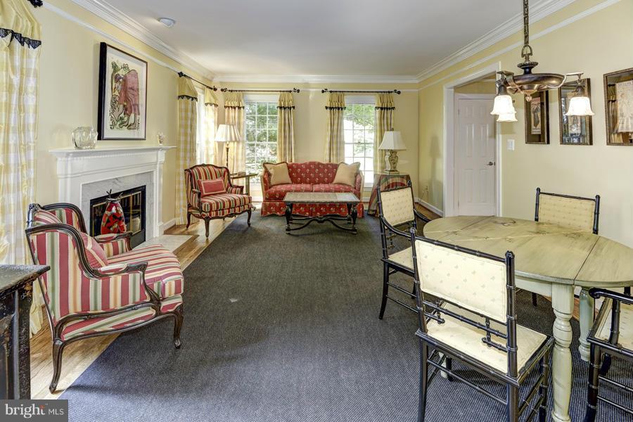 FOX HILLS - Residential