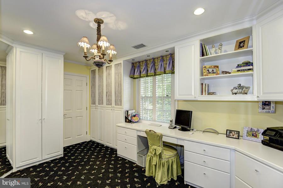 FOX HILLS - Residential