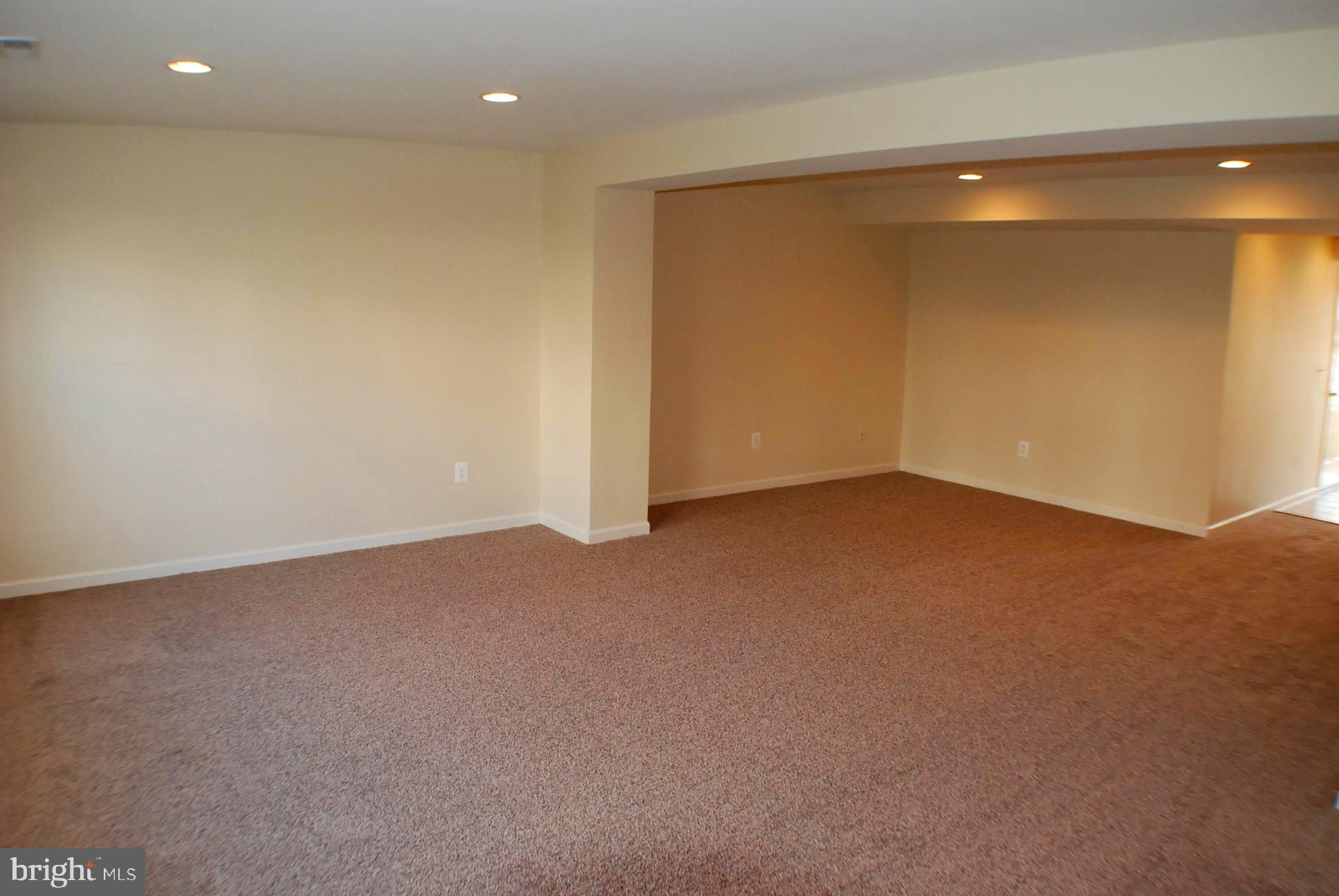 LAKELAND PLACE - Residential