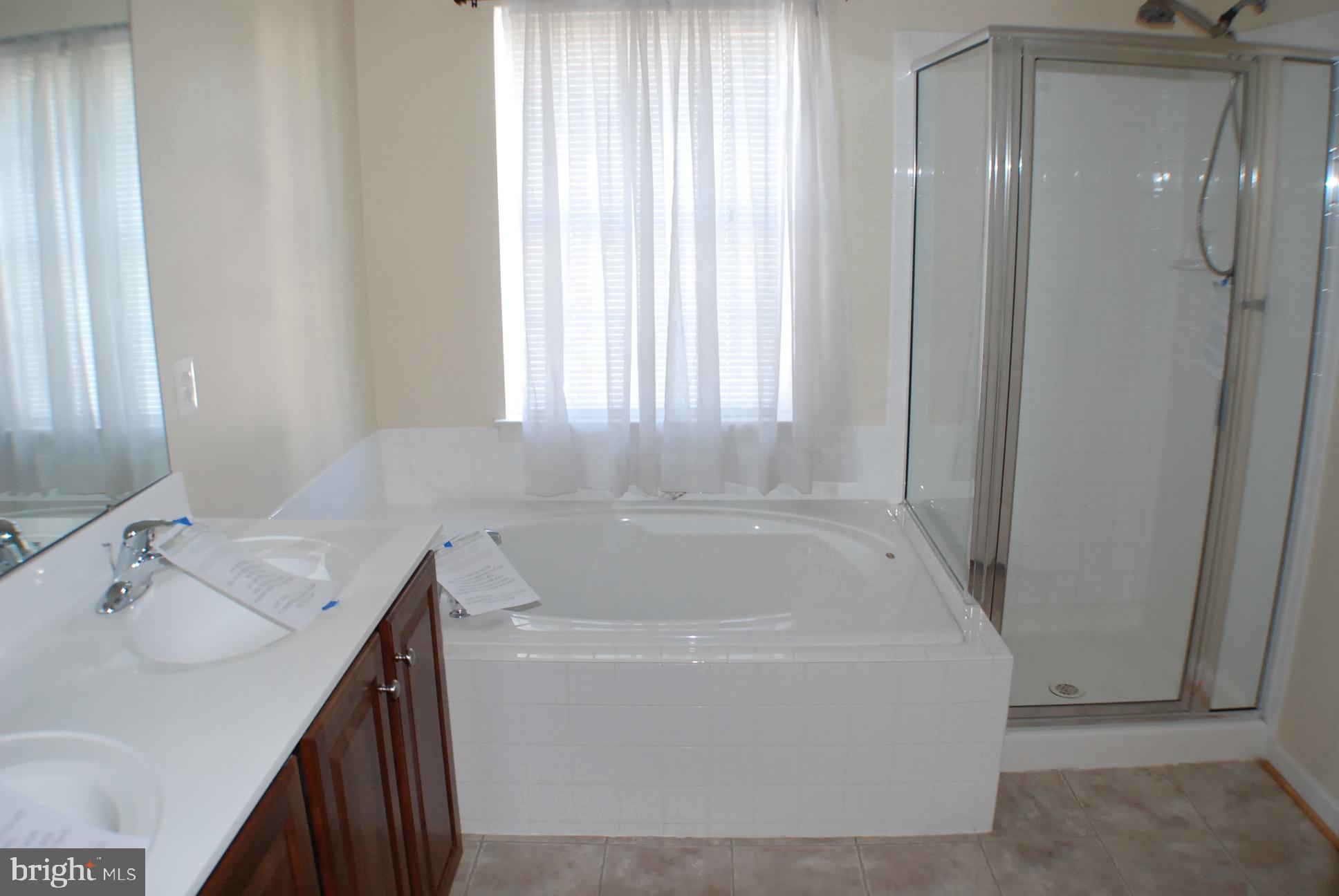 LAKELAND PLACE - Residential