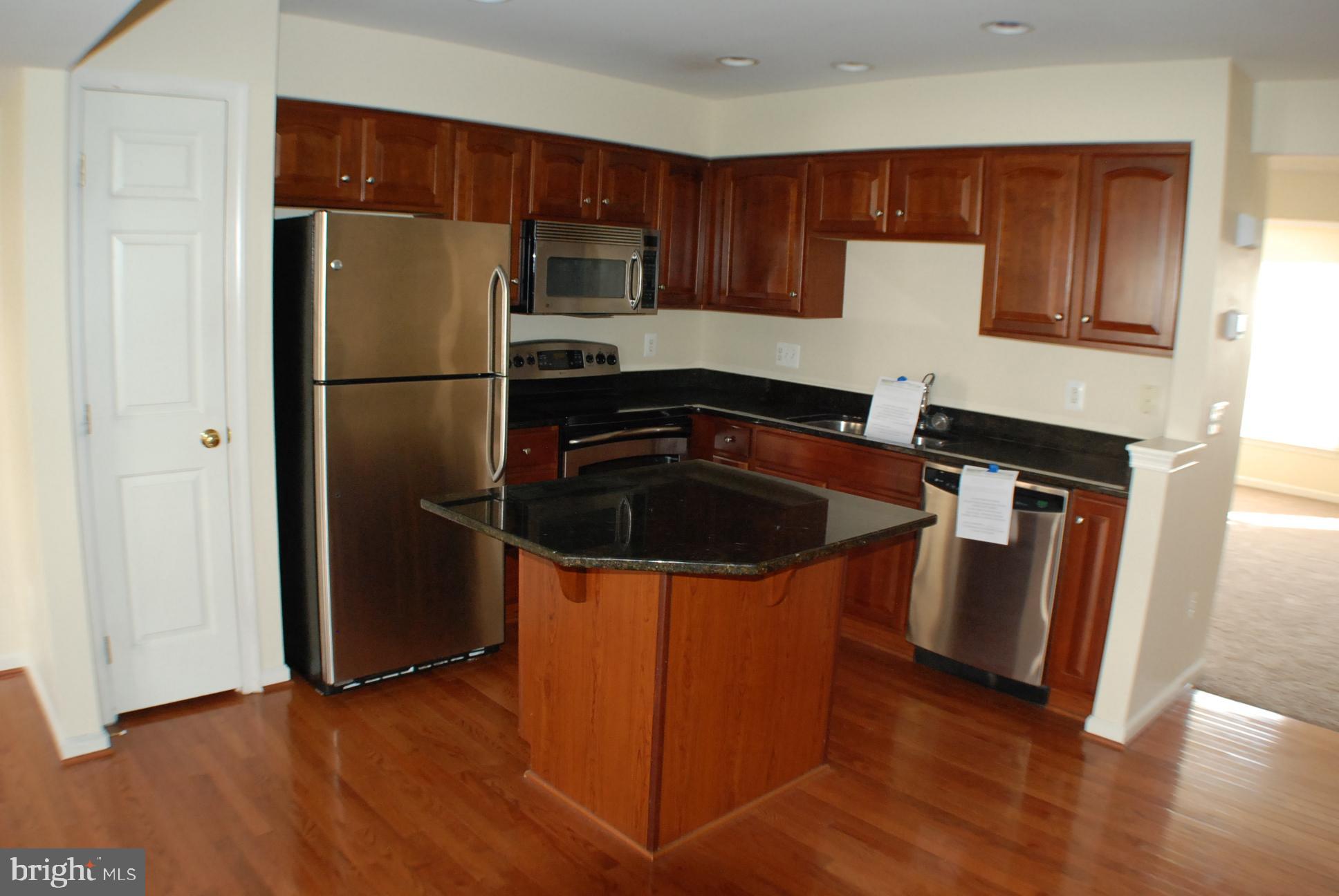 LAKELAND PLACE - Residential