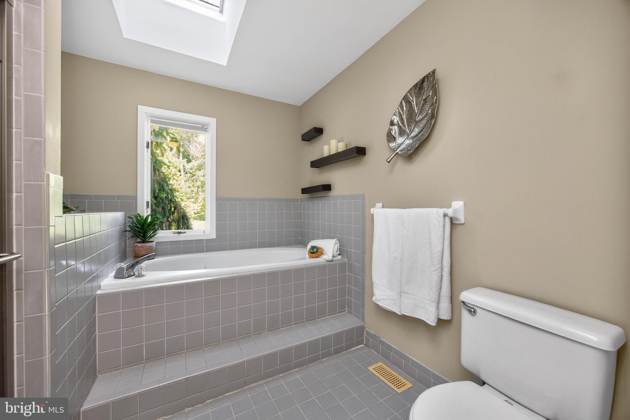 CHARTER OAK - Residential