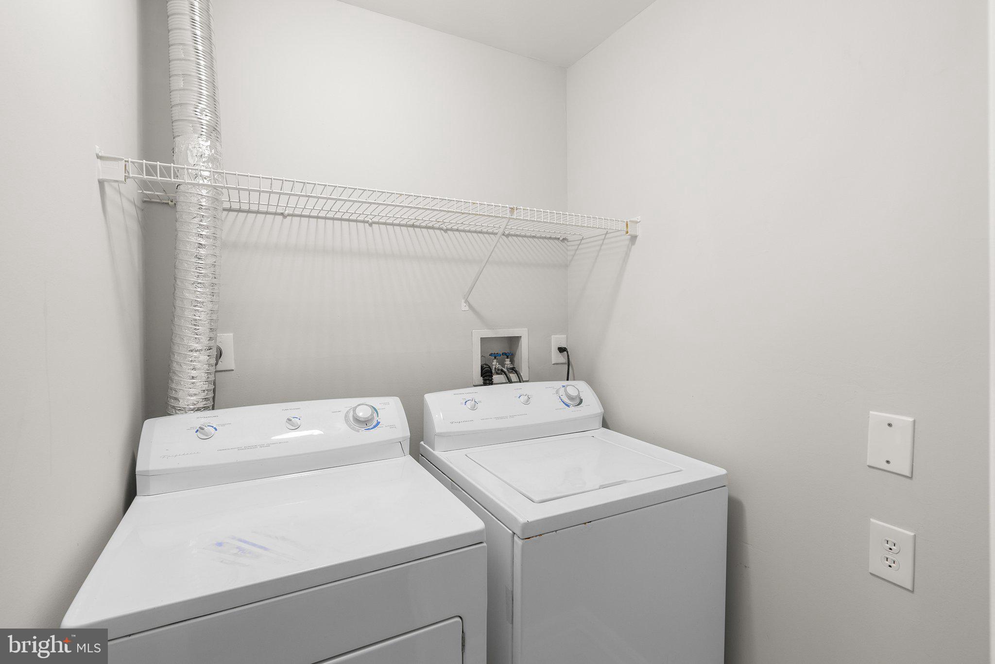 LAKE POINTE AT TOWN CENTER - Residential