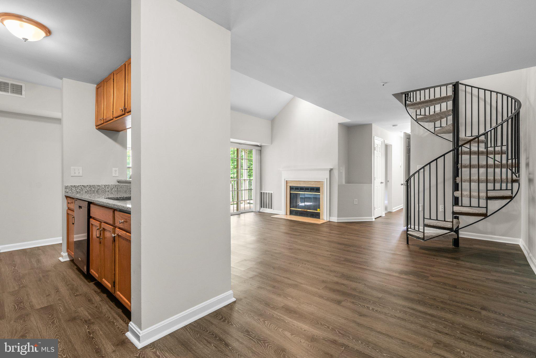 LAKE POINTE AT TOWN CENTER - Residential