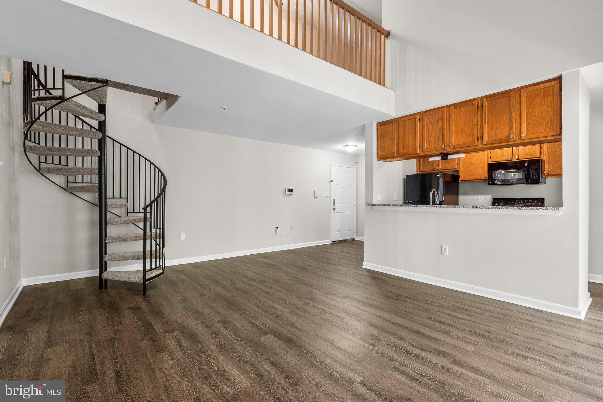 LAKE POINTE AT TOWN CENTER - Residential