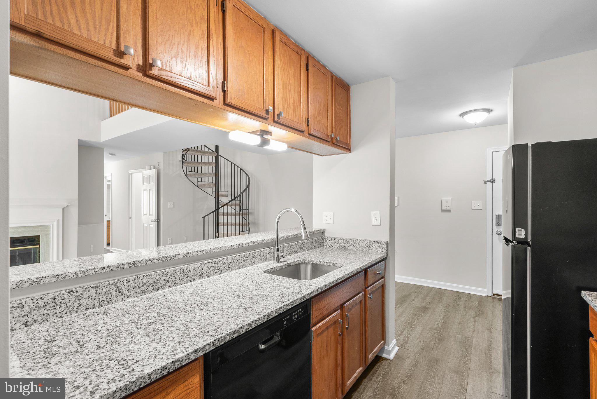 LAKE POINTE AT TOWN CENTER - Residential