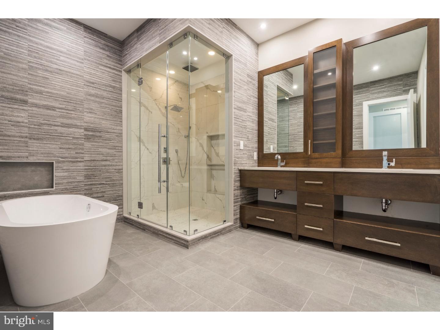 SOCIETY HILL - Residential