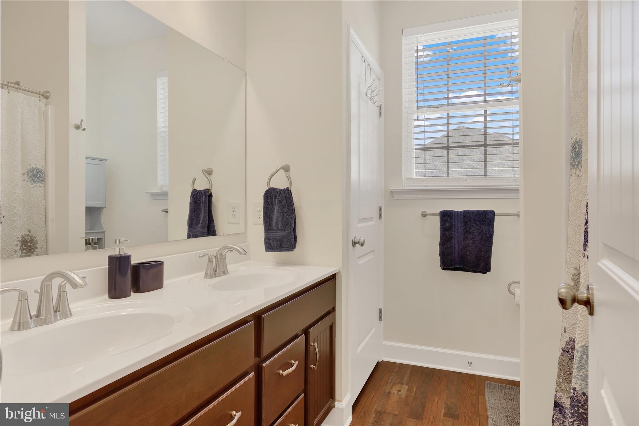 THORNBURY HUNT II - Residential