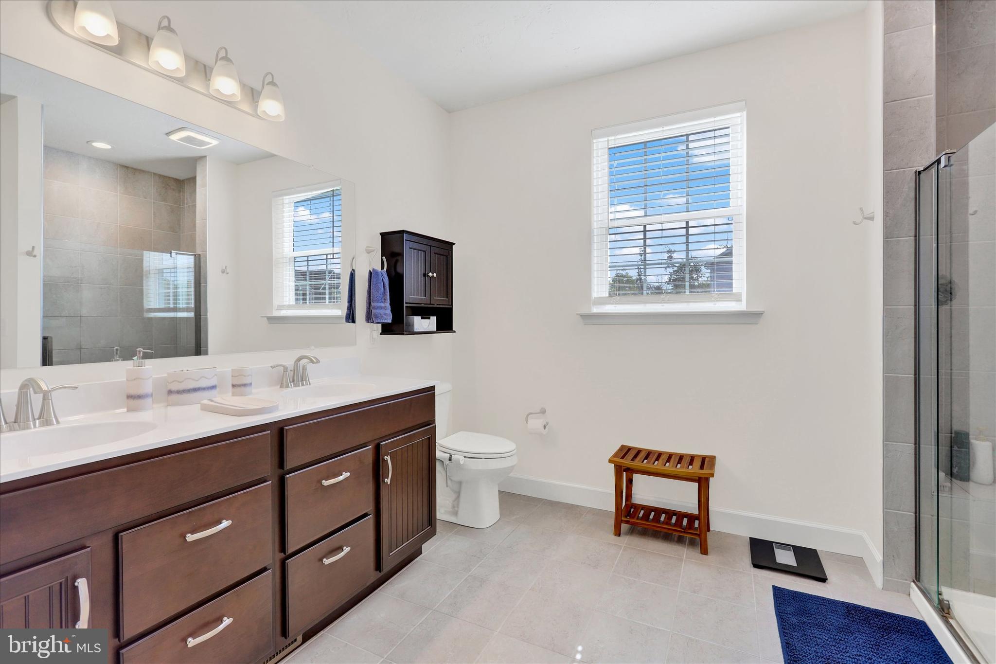 THORNBURY HUNT II - Residential