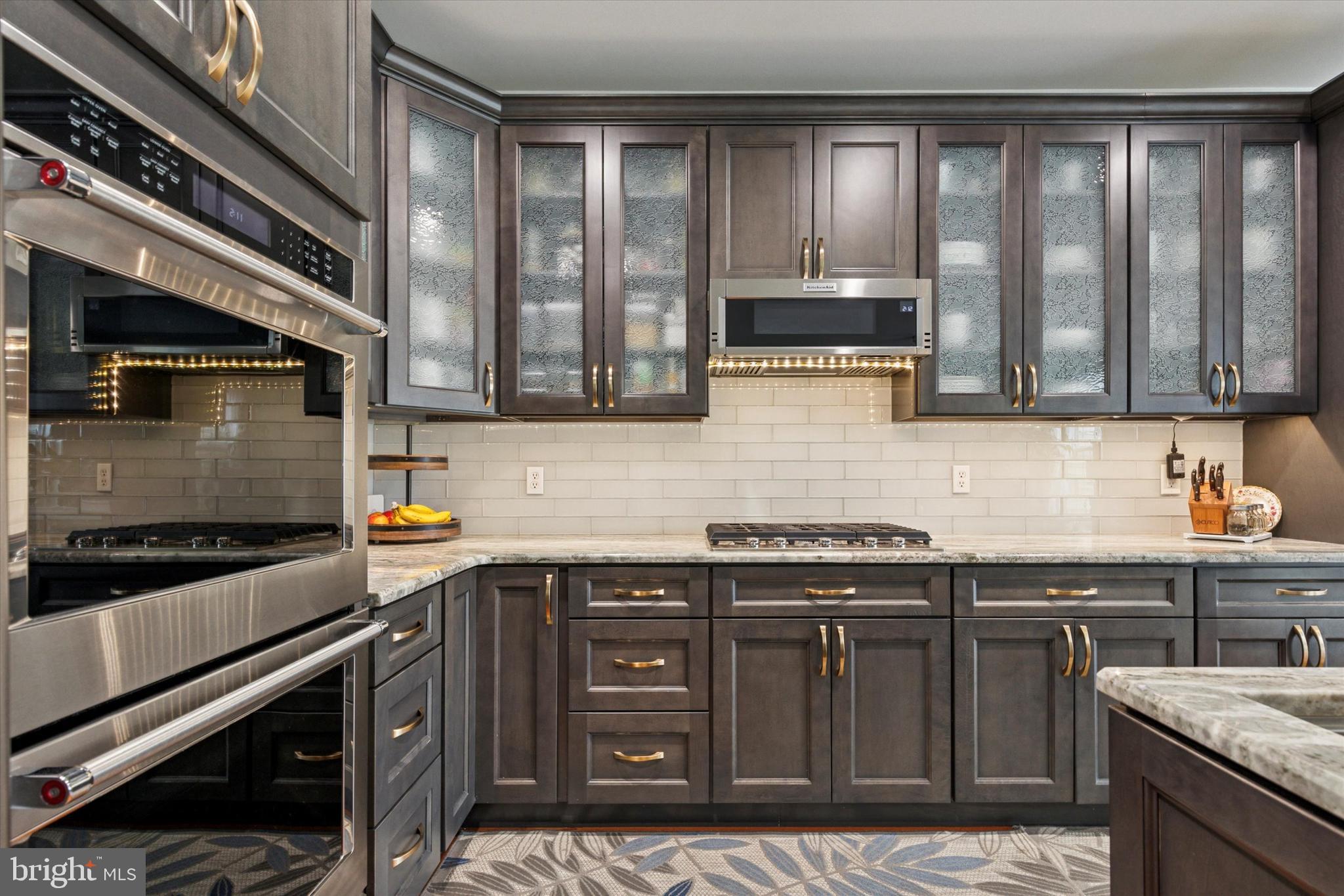 TH AT HERITAGE CNTR - Residential Lease