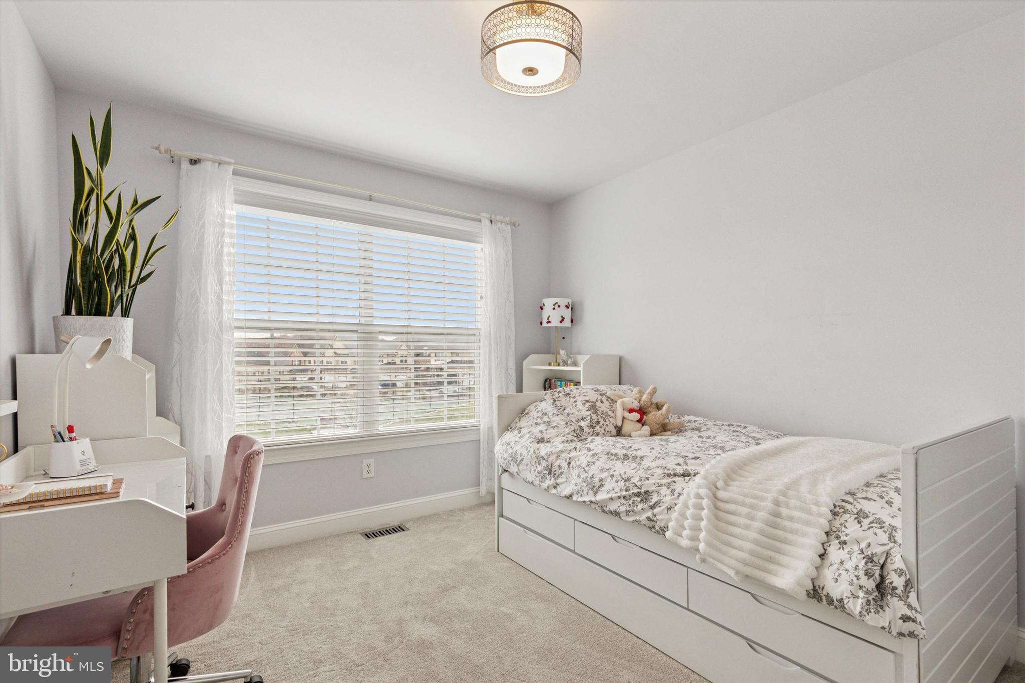 TH AT HERITAGE CNTR - Residential Lease