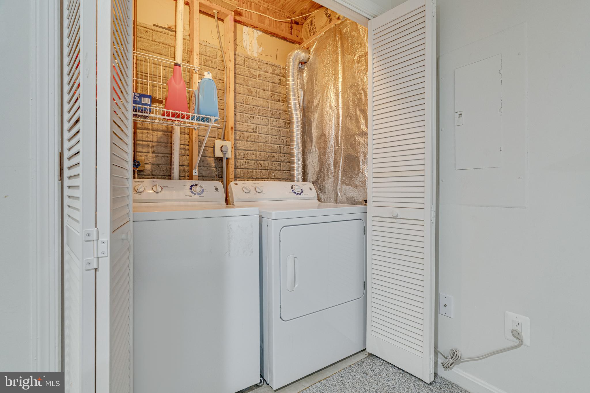 ENGLEWOOD MEWS - Residential Lease