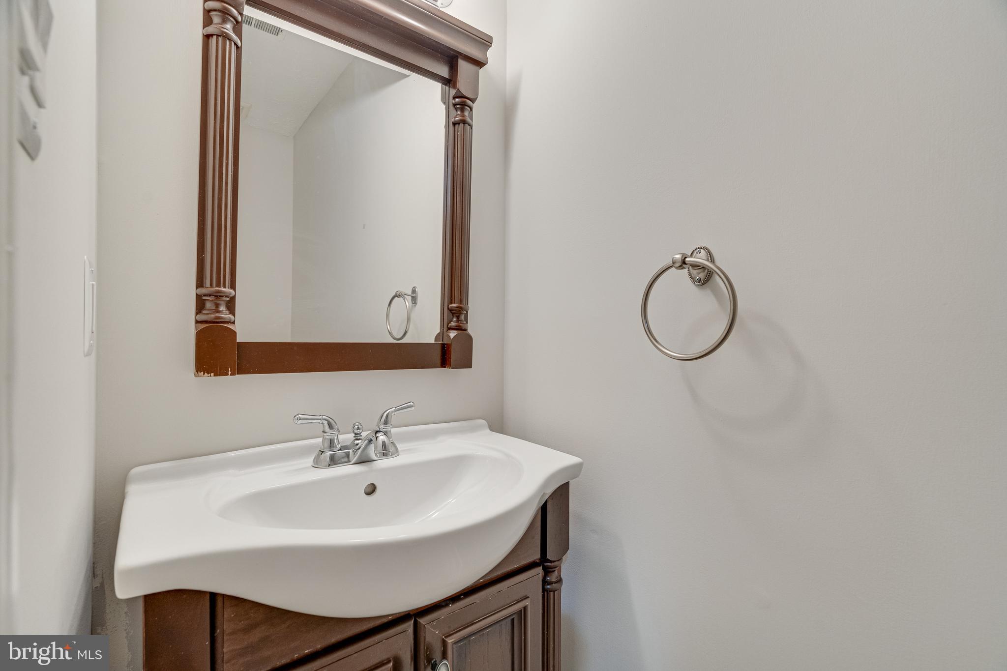 ENGLEWOOD MEWS - Residential Lease