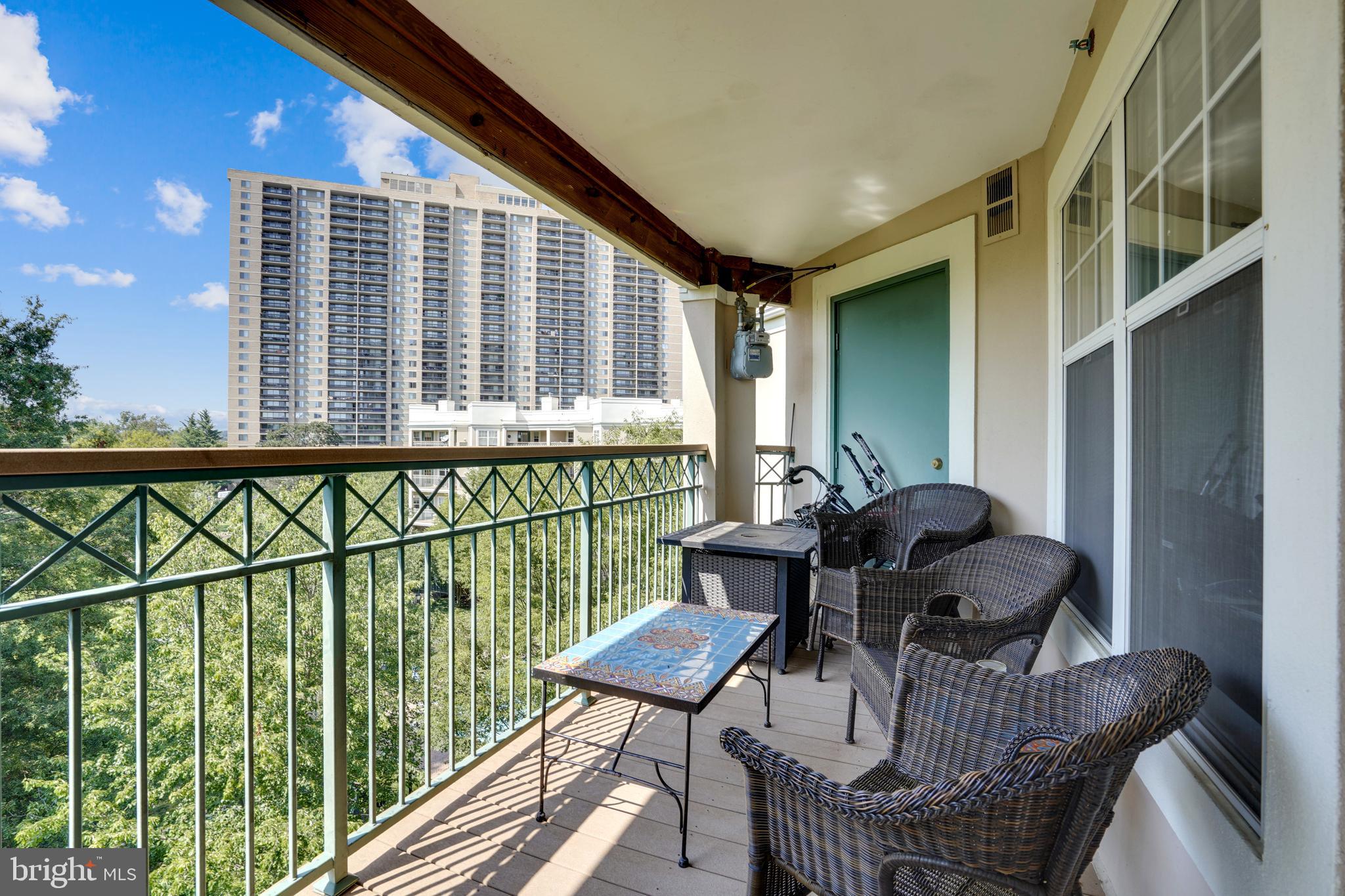 SAVOY PARK CONDOMINIUMS - Residential