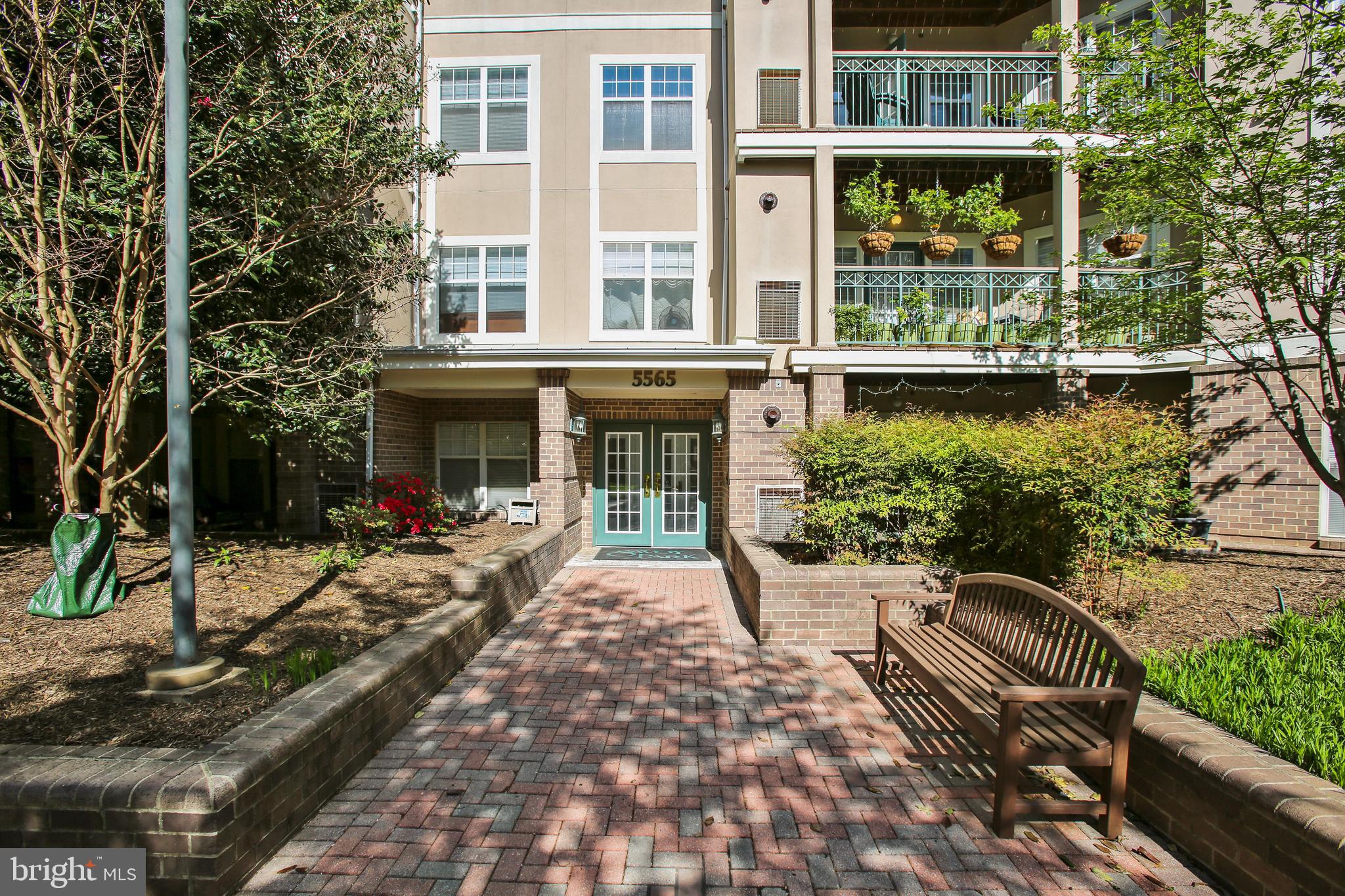 SAVOY PARK CONDOMINIUMS - Residential