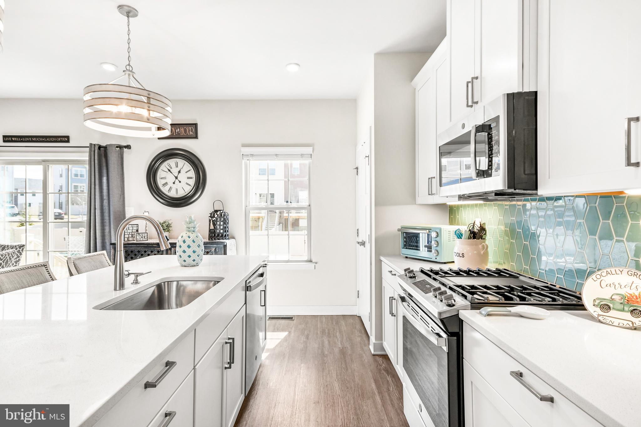 LAKE LINGANORE - Residential