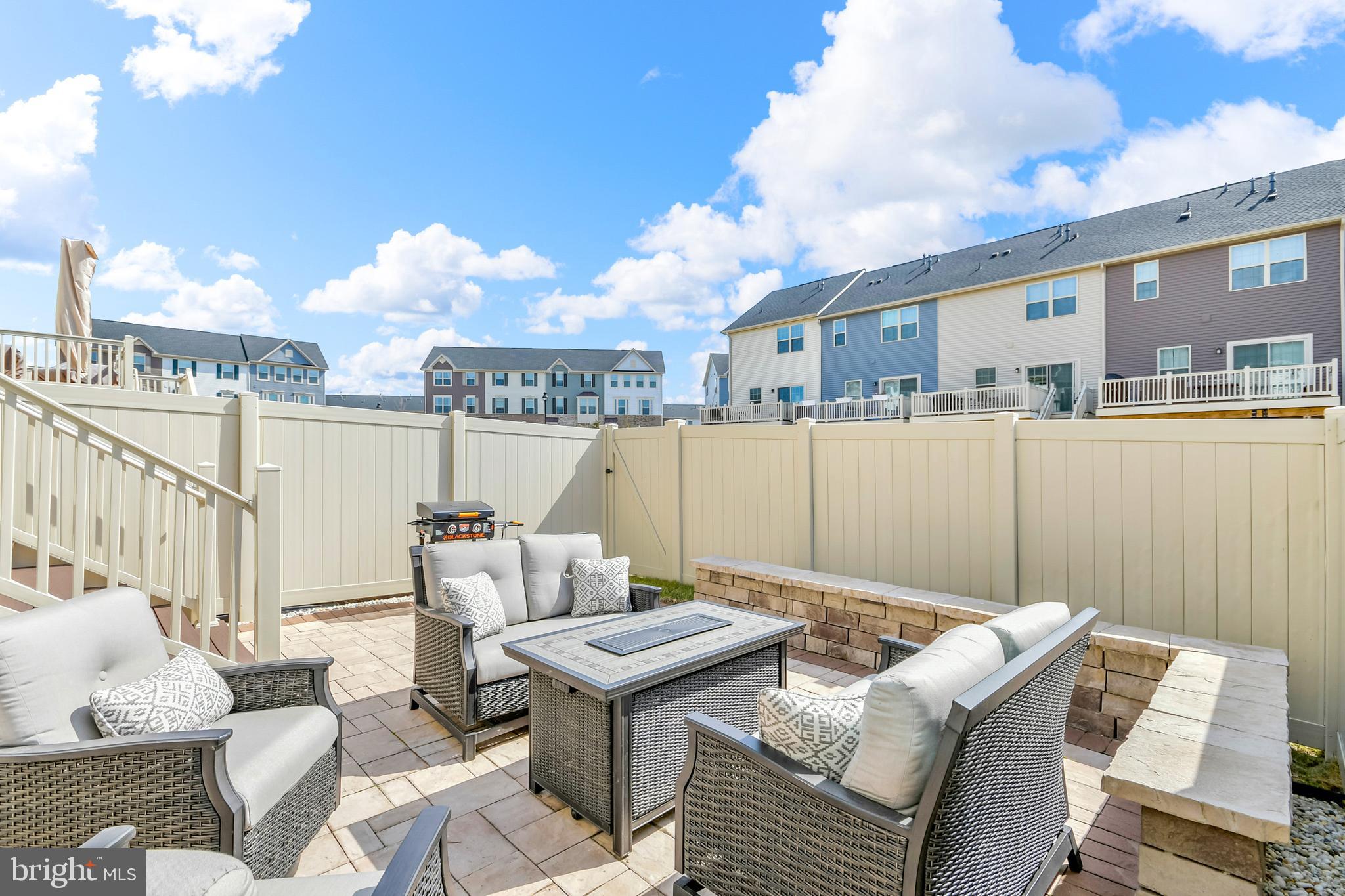 LAKE LINGANORE - Residential