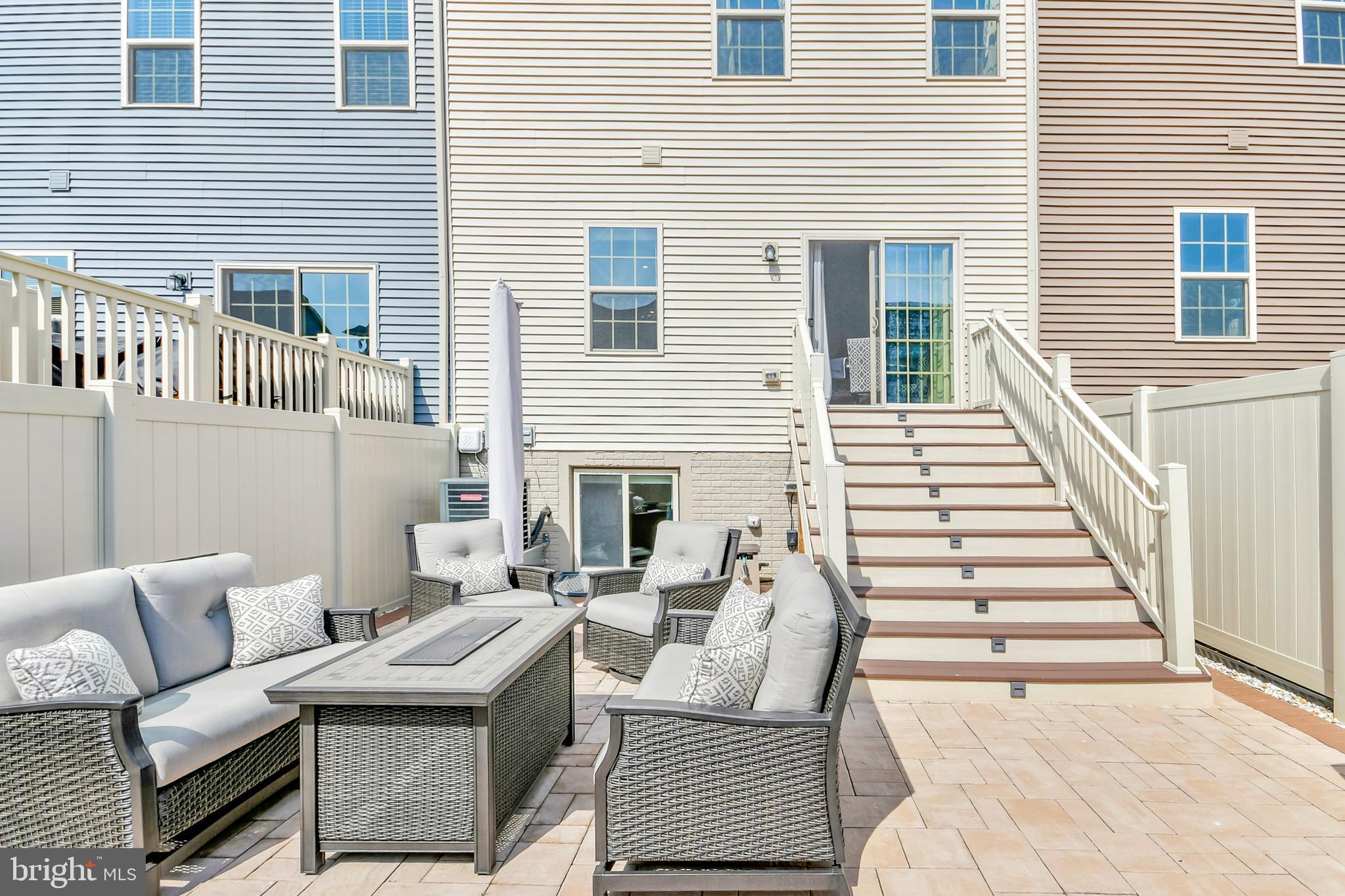 LAKE LINGANORE - Residential