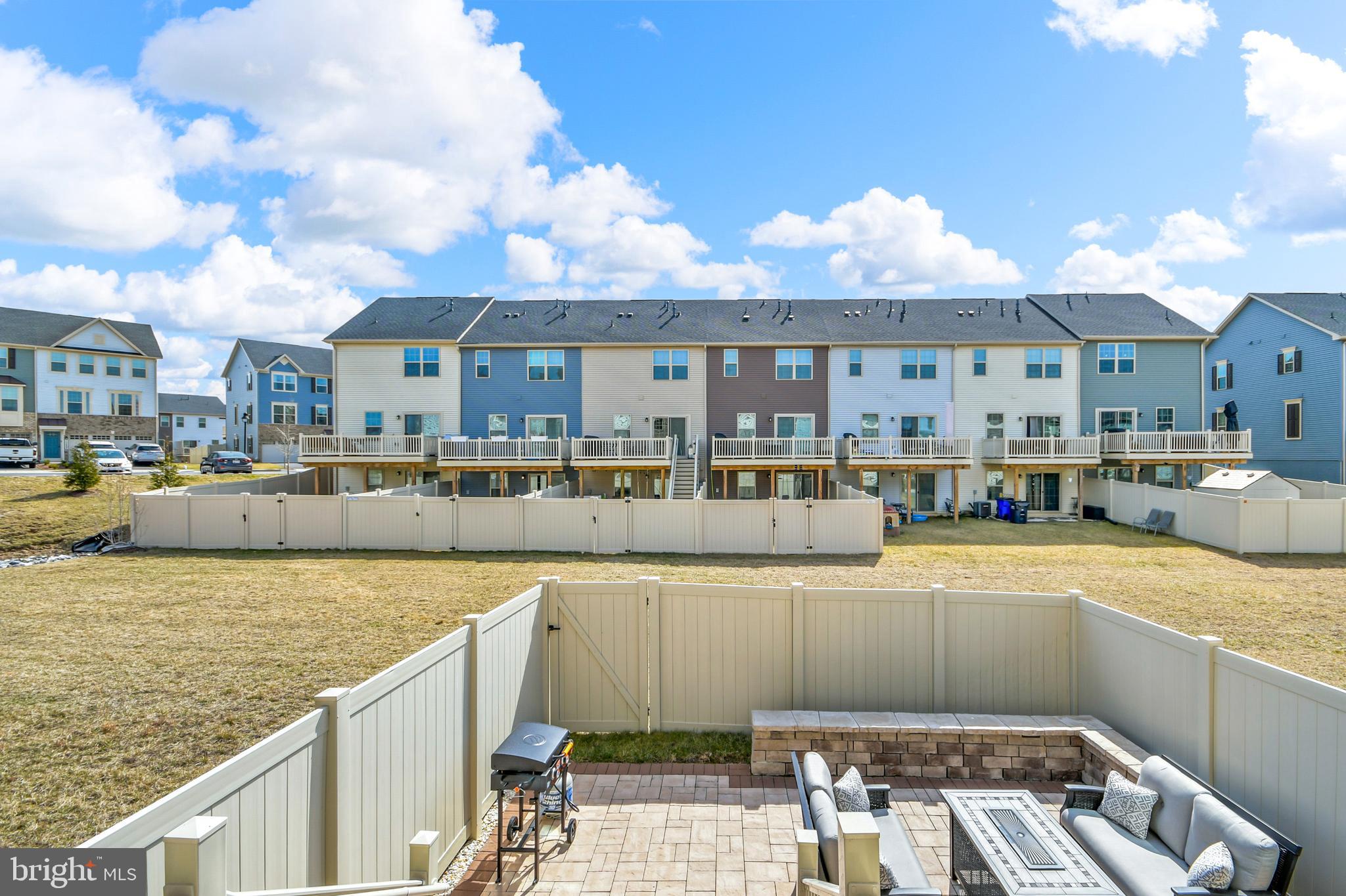 LAKE LINGANORE - Residential