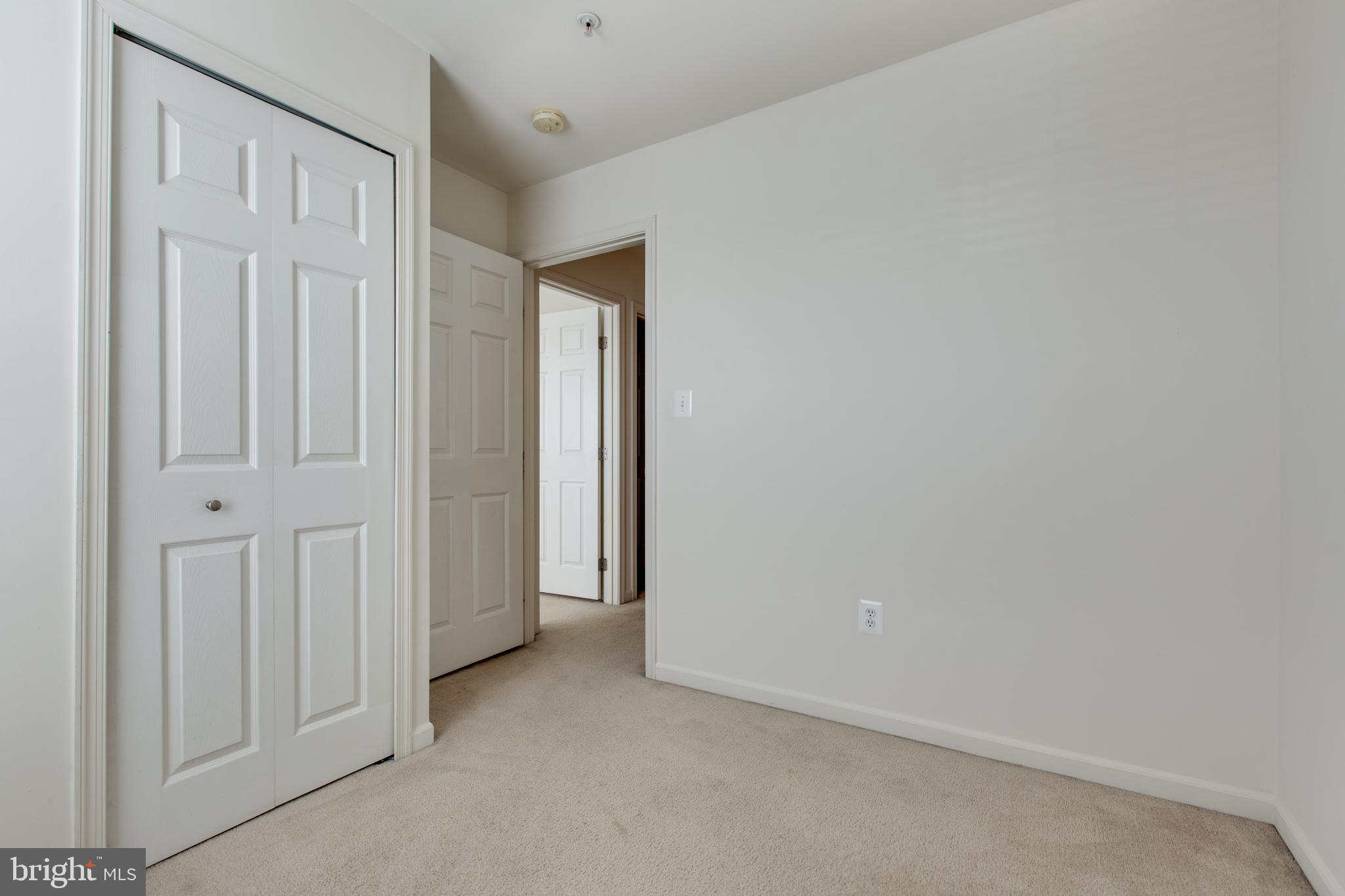 VILLAGE TOWNS - Residential Lease