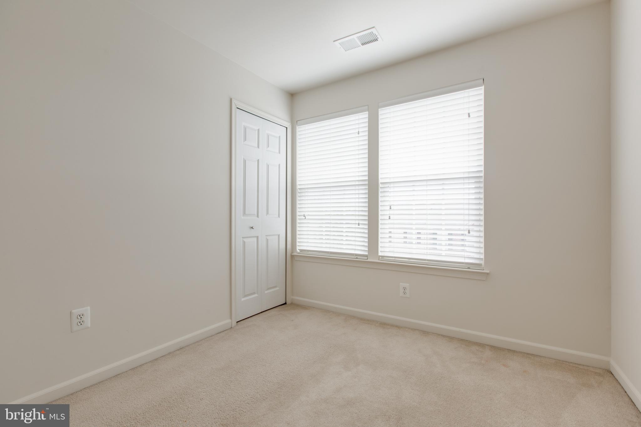 VILLAGE TOWNS - Residential Lease