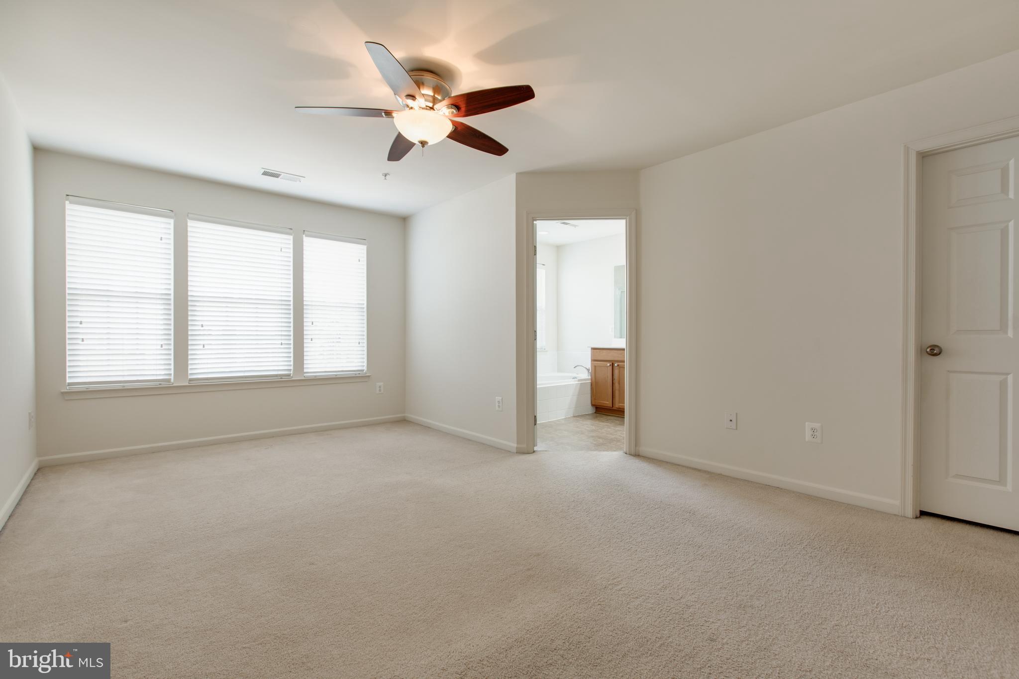 VILLAGE TOWNS - Residential Lease