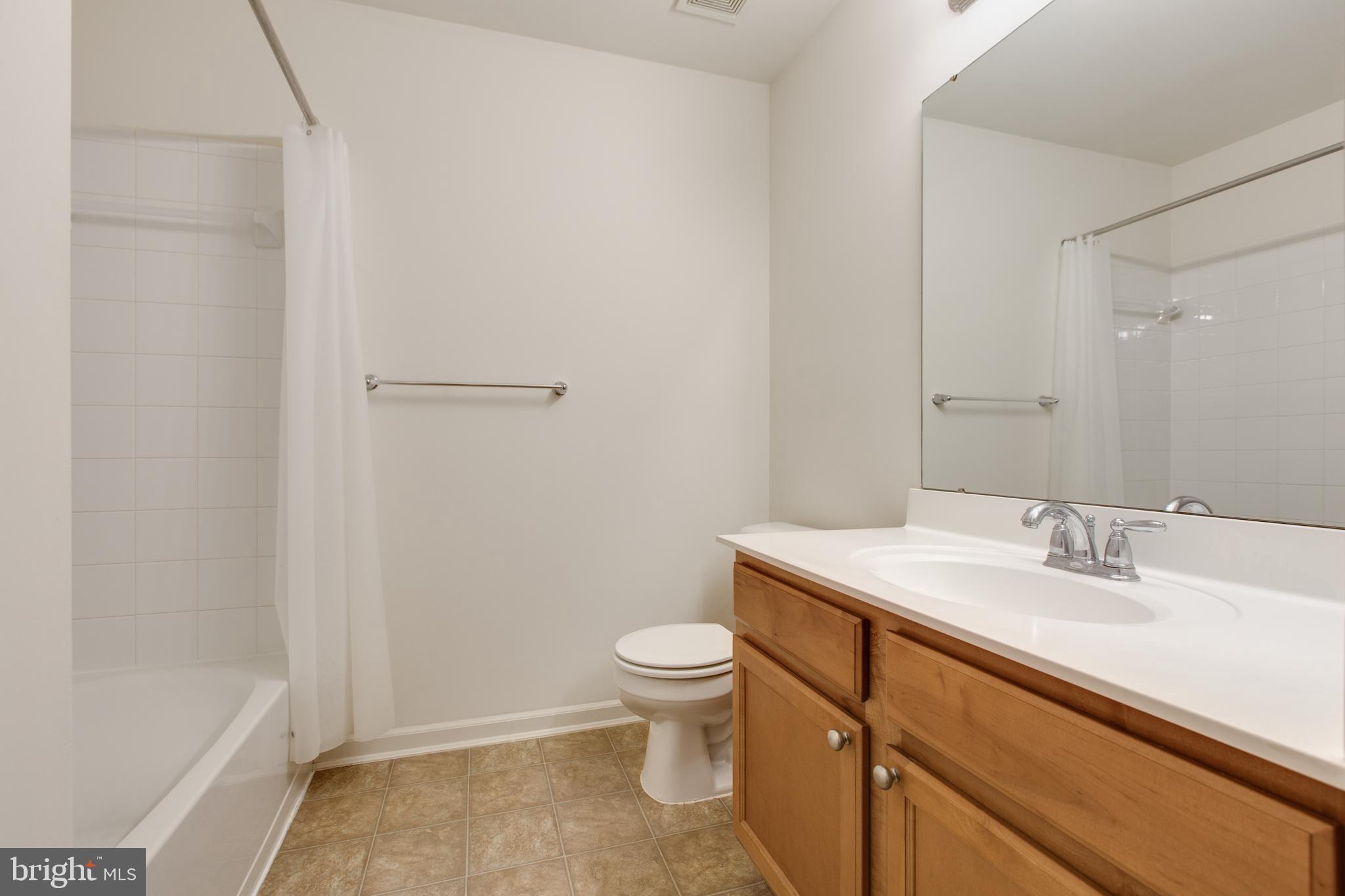 VILLAGE TOWNS - Residential Lease