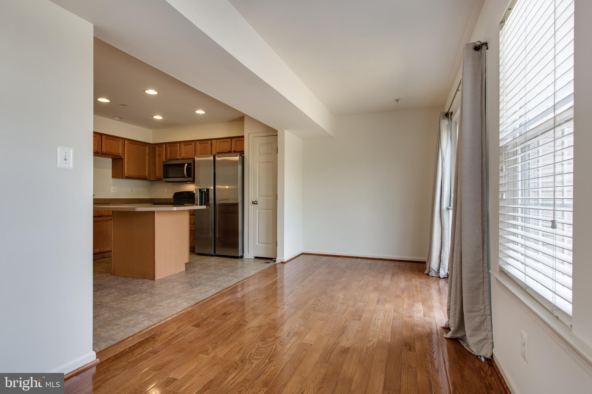 VILLAGE TOWNS - Residential Lease