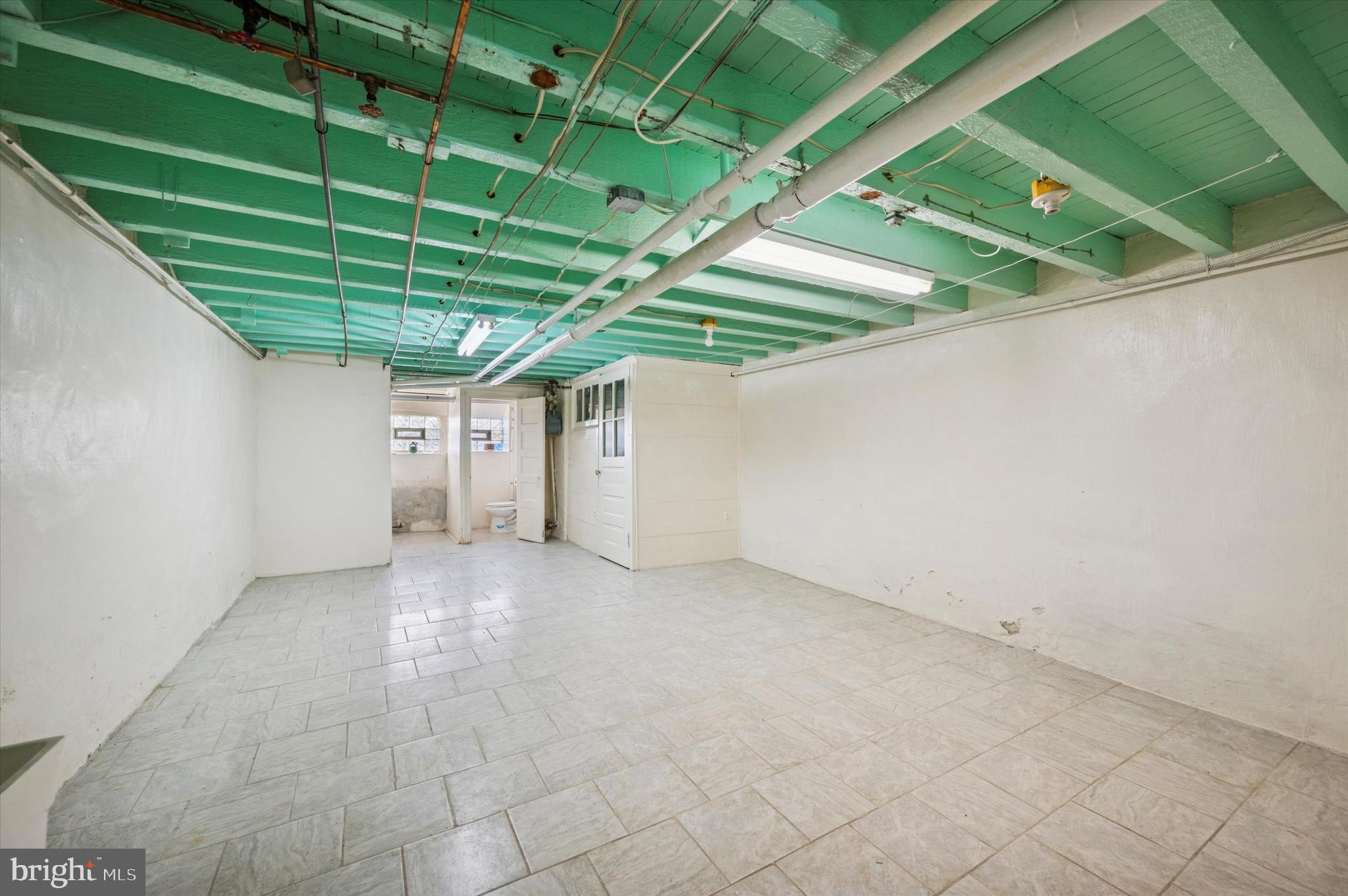 WEST OAK LANE - Residential