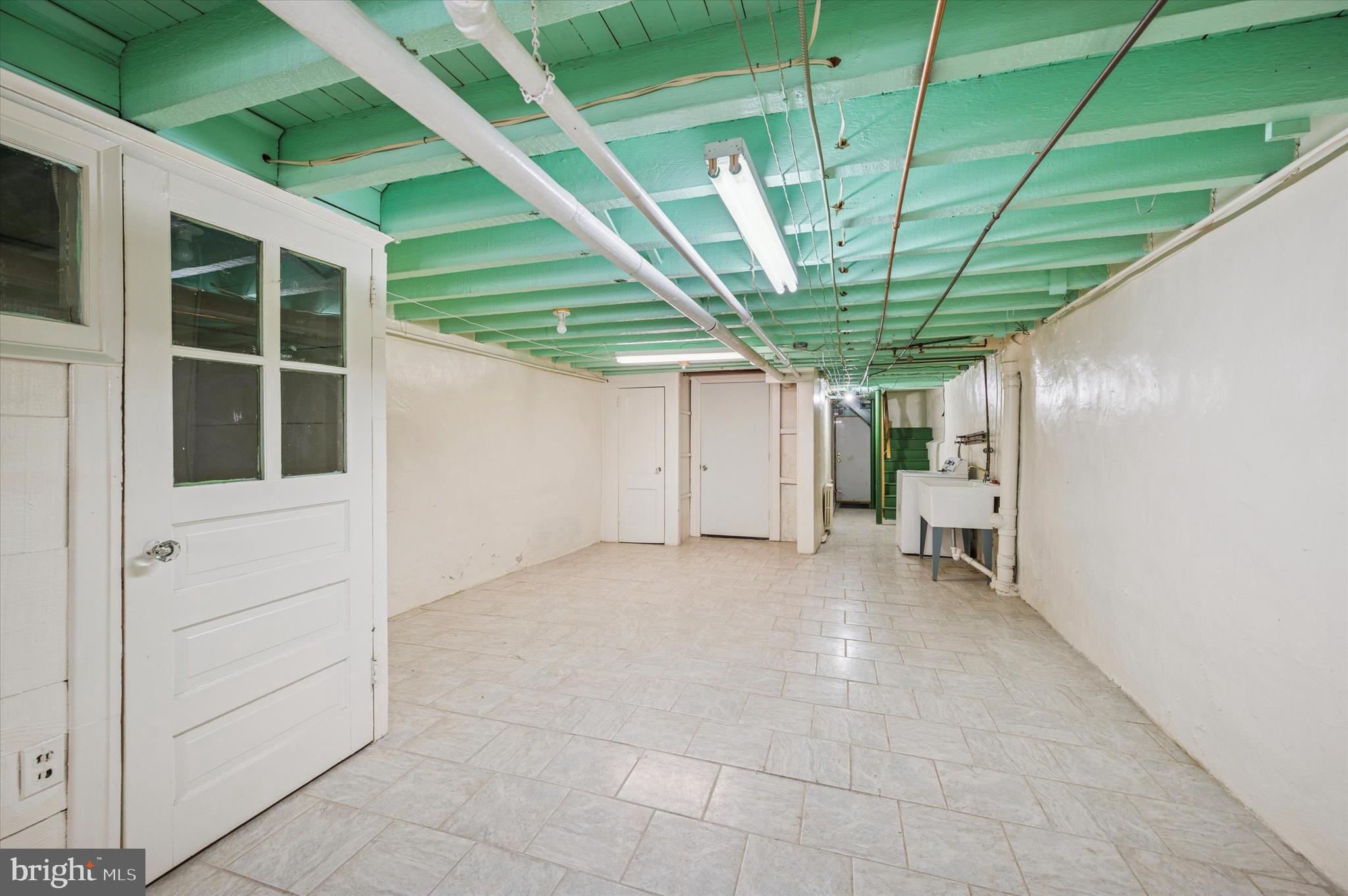 WEST OAK LANE - Residential