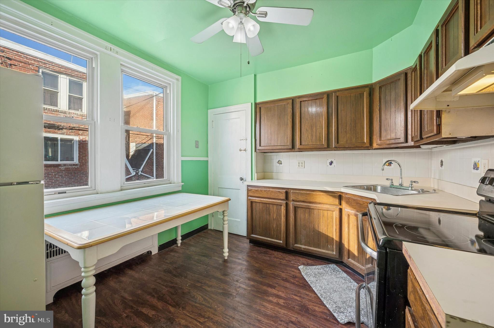 WEST OAK LANE - Residential