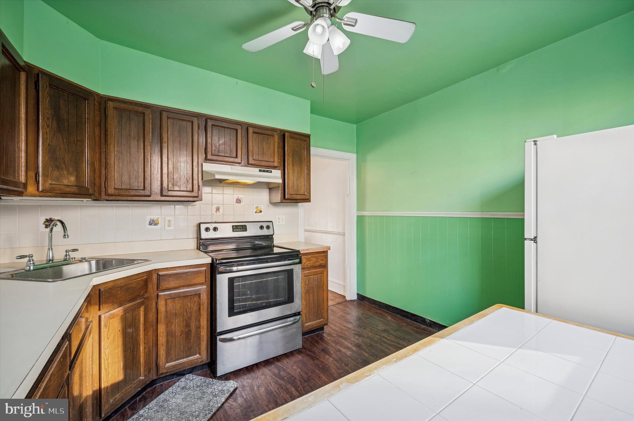 WEST OAK LANE - Residential