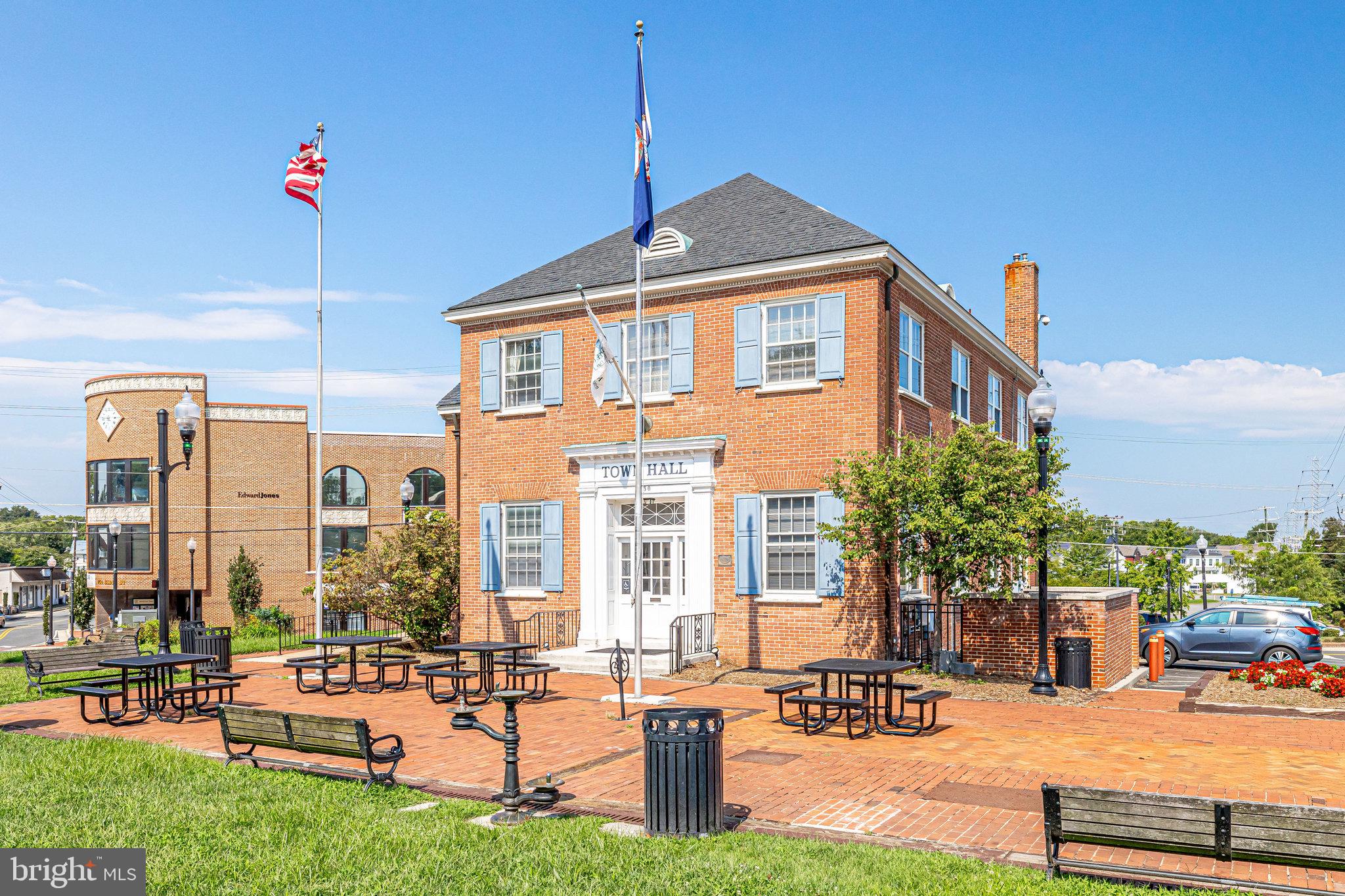 OLD DRANESVILLE HUNT CLUB - Residential