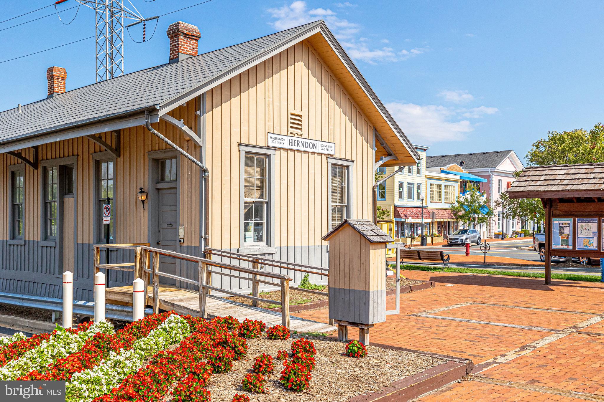 OLD DRANESVILLE HUNT CLUB - Residential