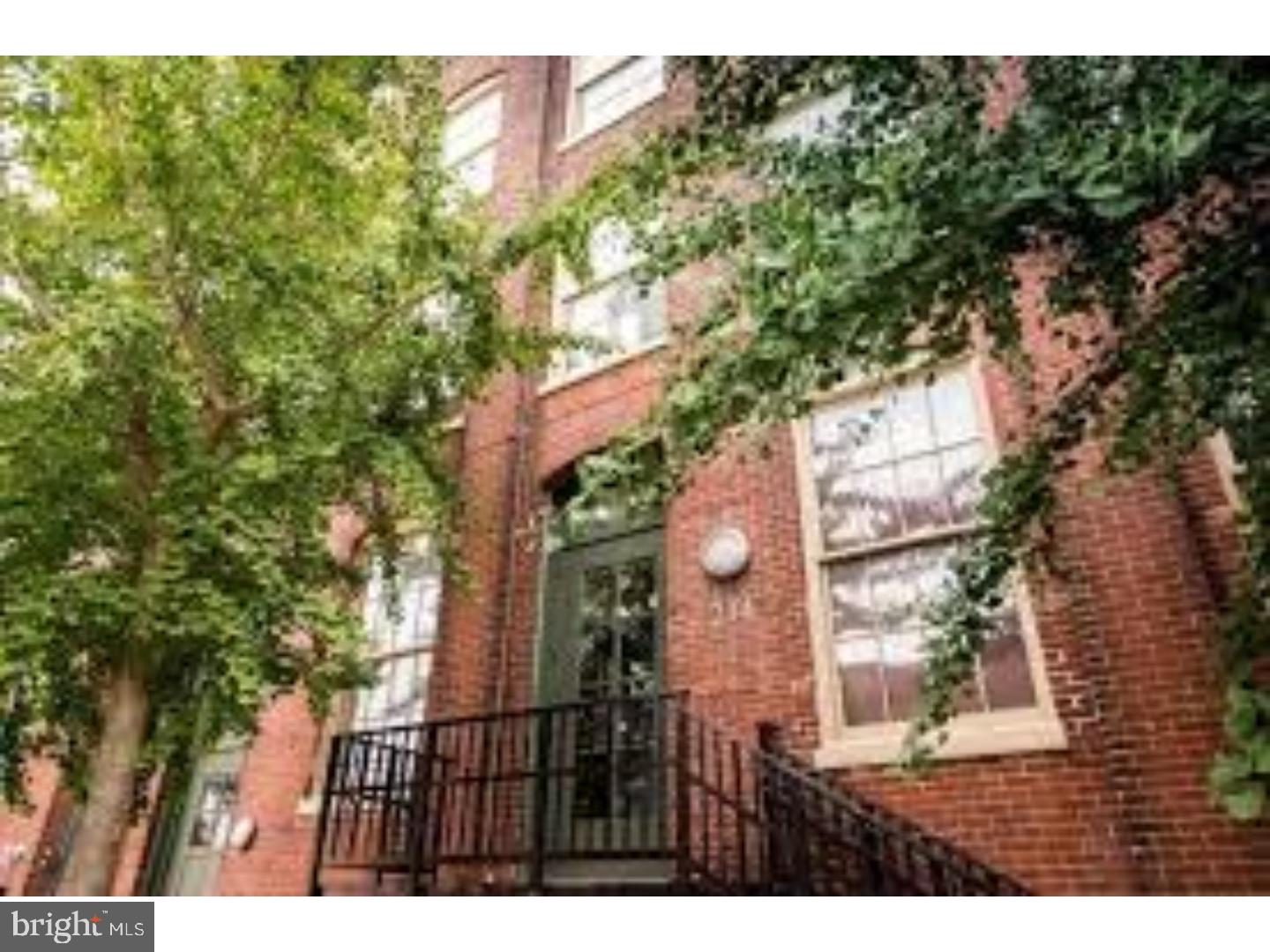 An ultra-cool 2 BR/1BA set against the backdrop of the Ben Franklin Bridge in Old City, there's so much to fall in love with in this unit. From the white-washed, exposed brick, the handsomely dark wood floors, exposed piping and original wood ceilings, New Street is an ideal setting for this chic yet industrial space. Enhanced with a breakfast bar, in-unit washer/dryer and a large, newly renovated patio deck perfect for entertaining thanks to its privacy, clean lines and built-in bench, New Street is surely where you want to be!