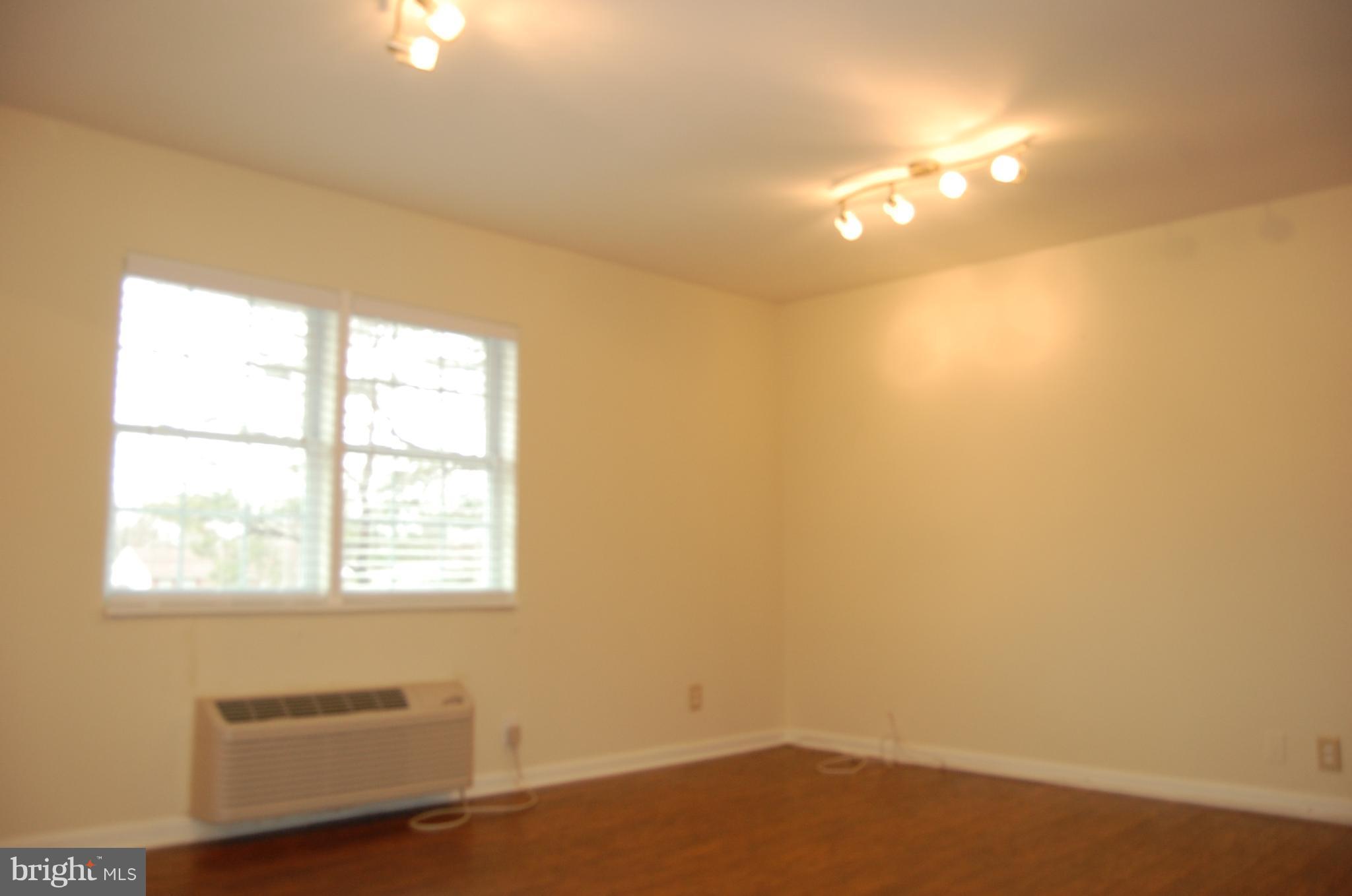 PEMBROOKE - Residential