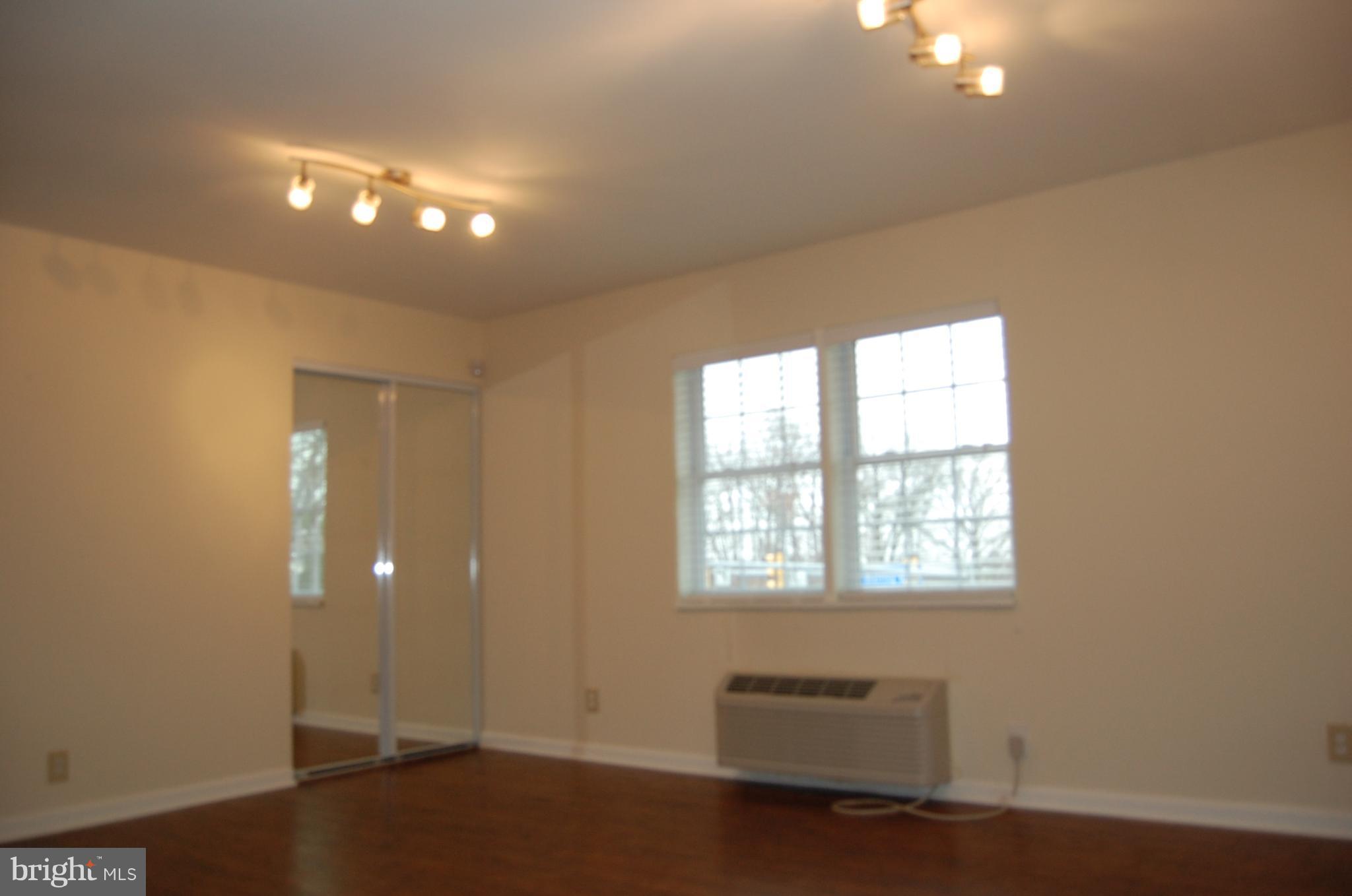 PEMBROOKE - Residential