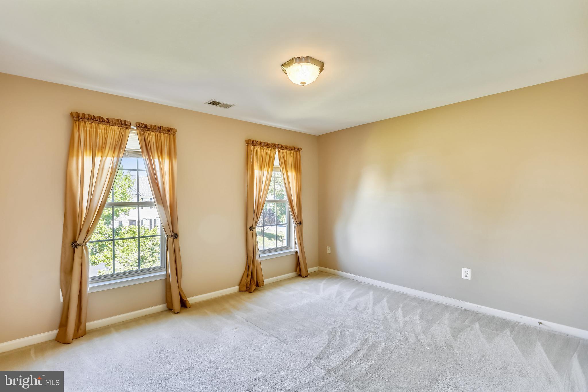 KINGS CROSSING - Residential